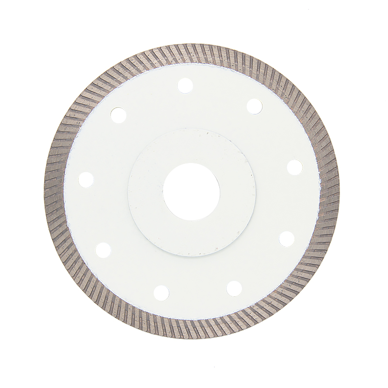 115 Ceramic blade with reinforcing flange and small corrugation